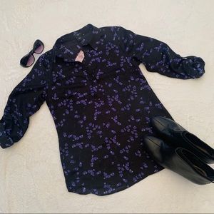 3/$25 NWT 🆕Ann Taylor dark blue shirt